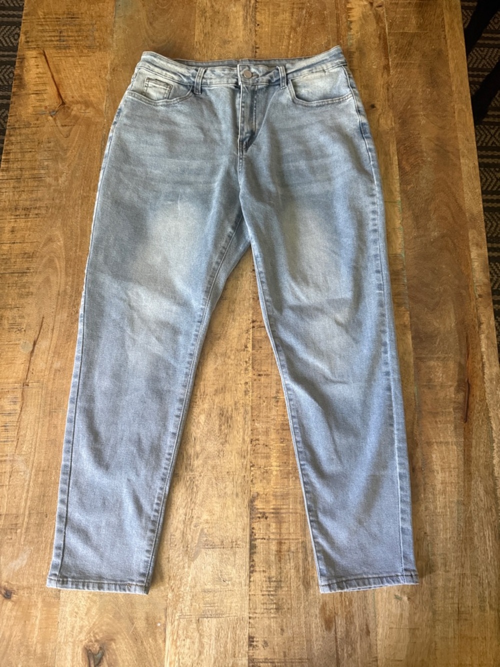 SHEIN Light Wash Blue High-Rise Mom Jeans
